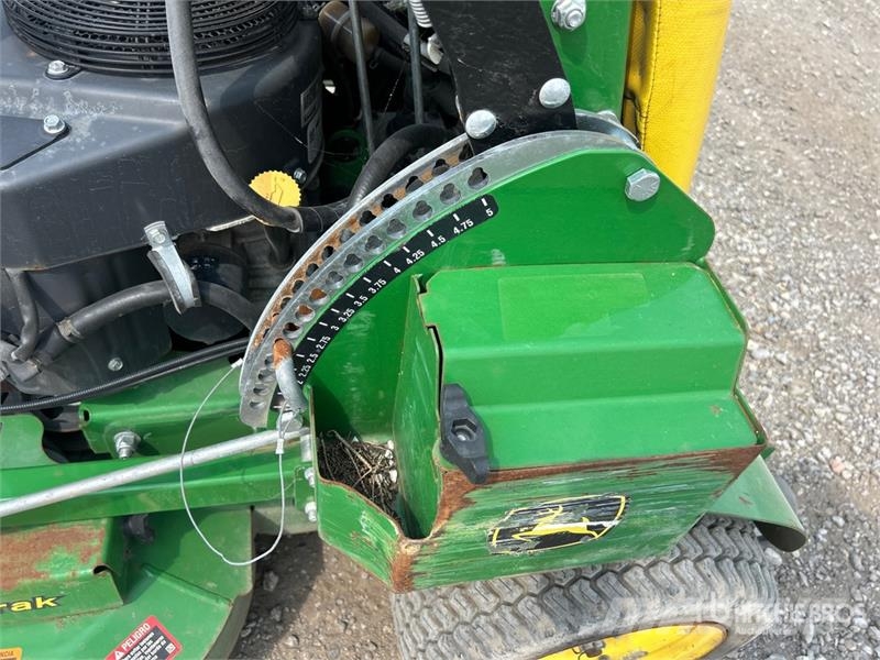 John Deere 636M QT Stand-On Lawn Mower Riding mowers