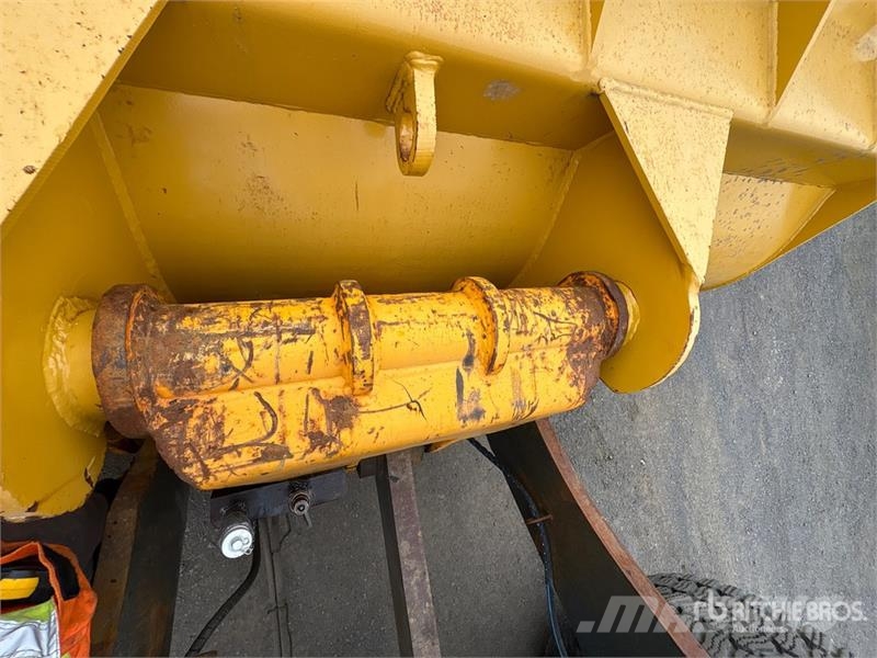 John Deere 644J Iekrāvēji uz riteņiem