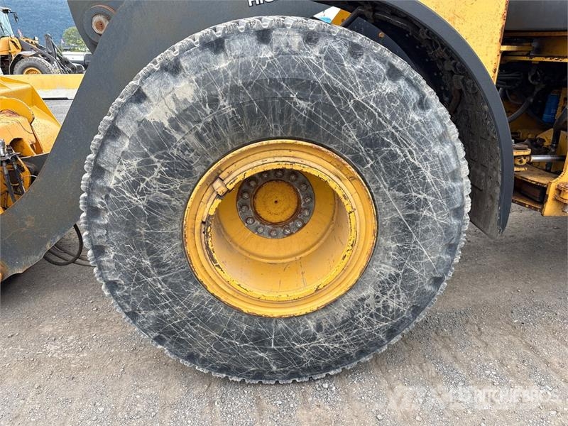 John Deere 644J Iekrāvēji uz riteņiem