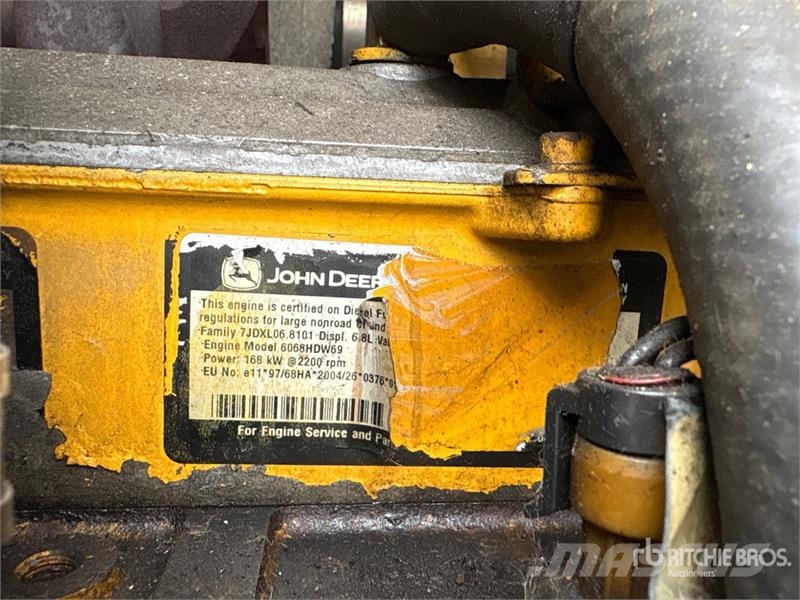 John Deere 644J Iekrāvēji uz riteņiem