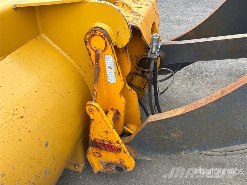 John Deere 644J Iekrāvēji uz riteņiem