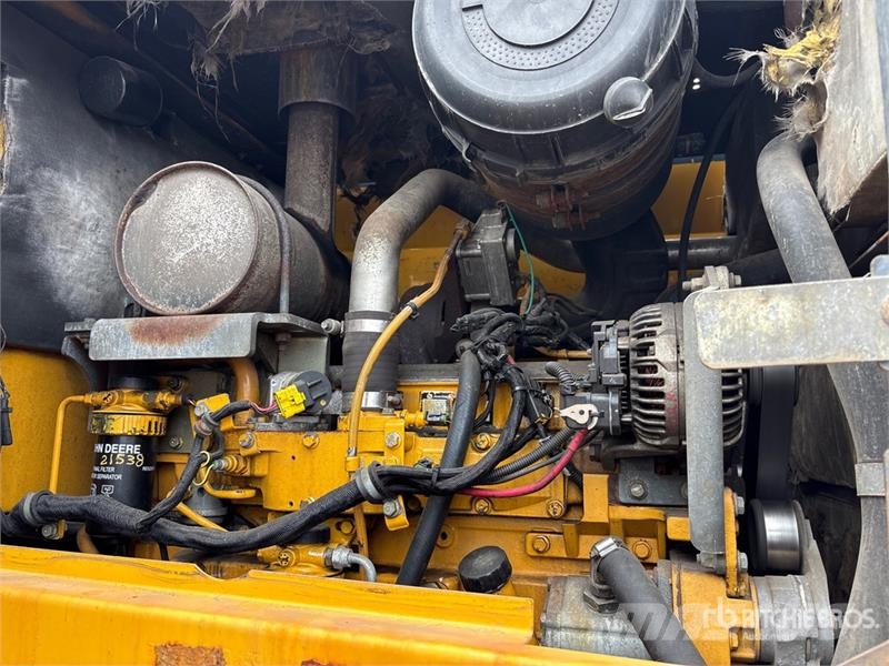 John Deere 644J Iekrāvēji uz riteņiem
