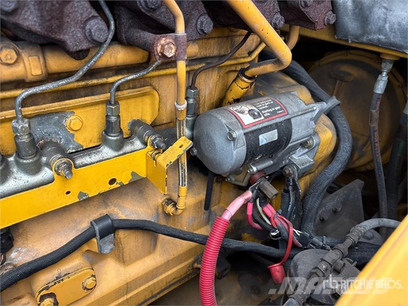 John Deere 644J Iekrāvēji uz riteņiem