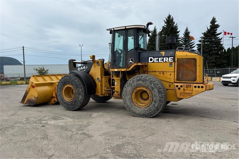 John Deere 644J Iekrāvēji uz riteņiem