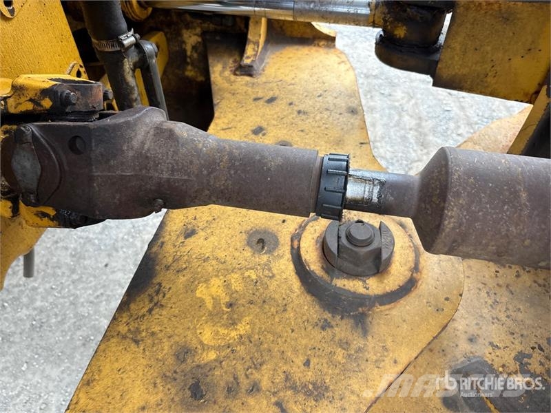 John Deere 644J Iekrāvēji uz riteņiem
