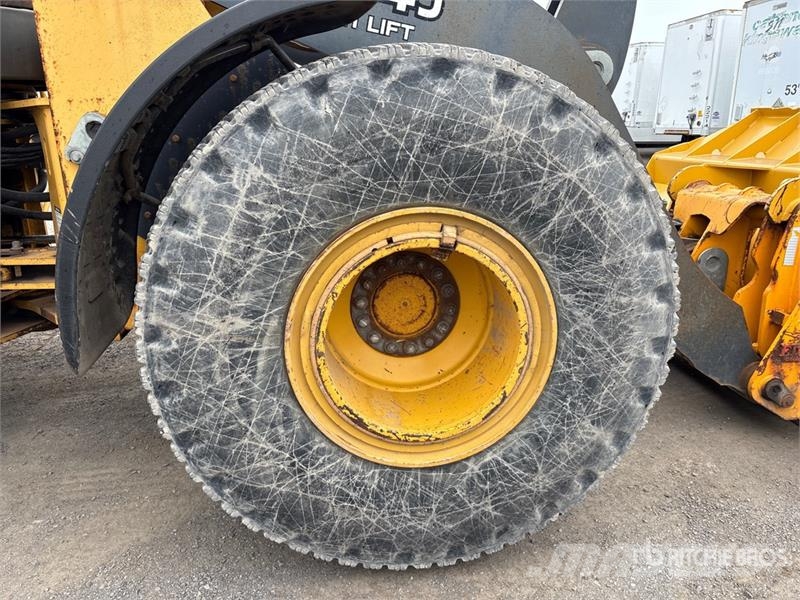 John Deere 644J Iekrāvēji uz riteņiem