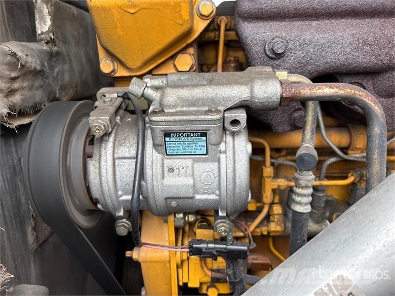 John Deere 644J Iekrāvēji uz riteņiem