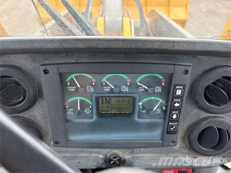 John Deere 644J Iekrāvēji uz riteņiem