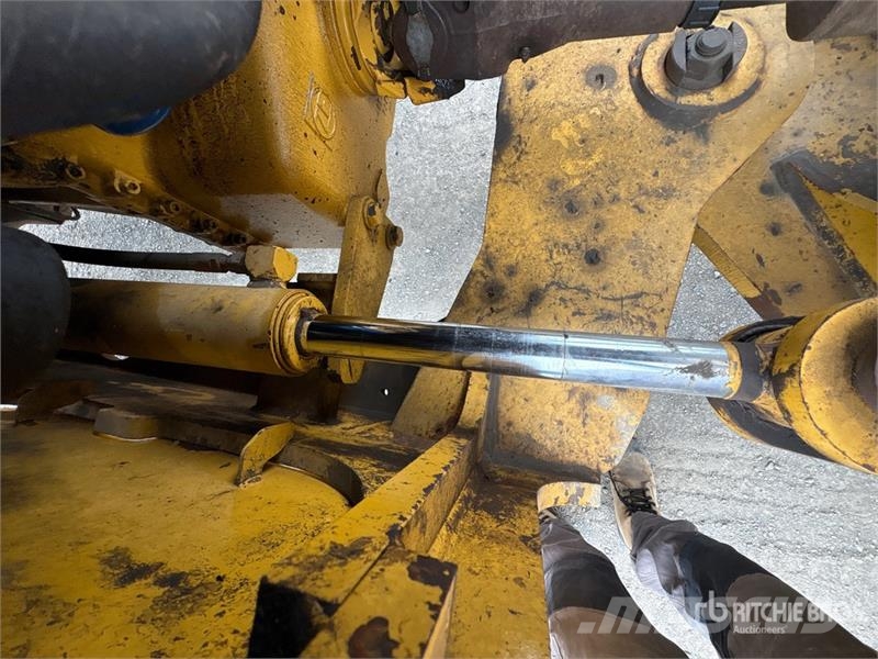 John Deere 644J Iekrāvēji uz riteņiem