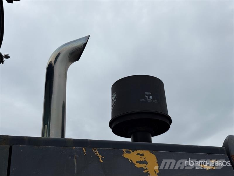 John Deere 644J Iekrāvēji uz riteņiem