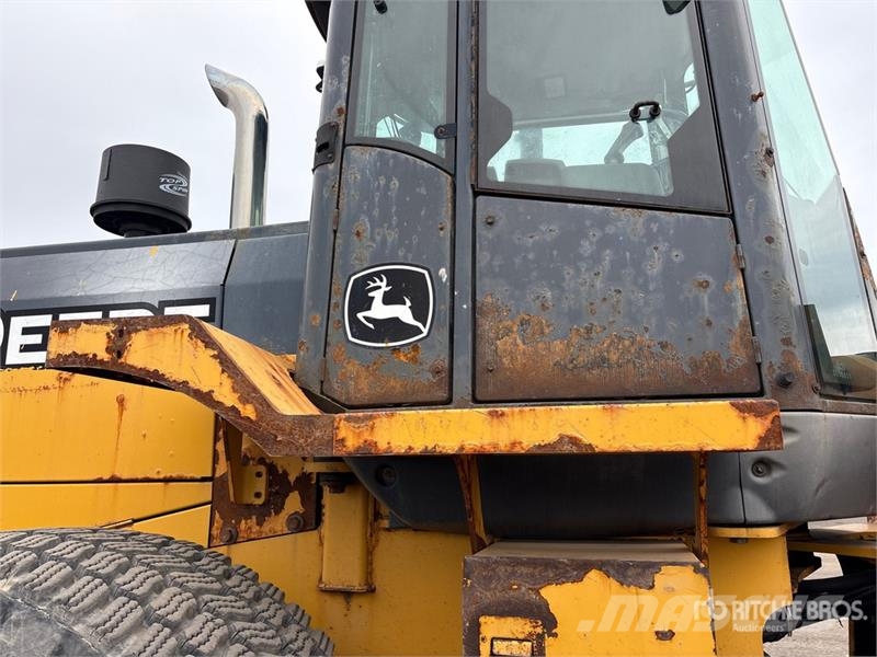 John Deere 644J Iekrāvēji uz riteņiem