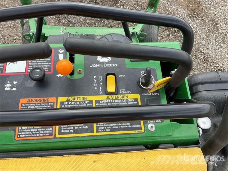 John Deere 648R Stand-On Lawn Mower ركوب الحشائش