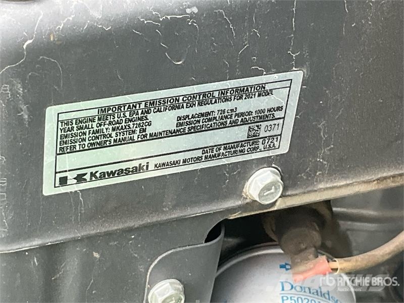 John Deere 648R Stand-On Lawn Mower ركوب الحشائش