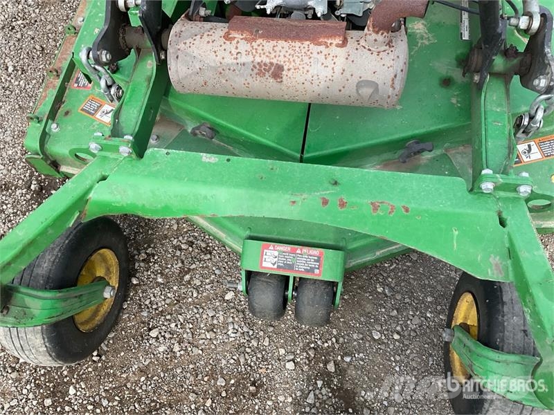 John Deere 648R Stand-On Lawn Mower ركوب الحشائش