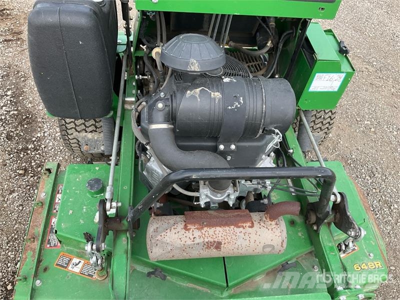 John Deere 648R Stand-On Lawn Mower ركوب الحشائش