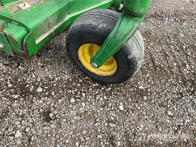 John Deere 648R Stand-On Lawn Mower ركوب الحشائش