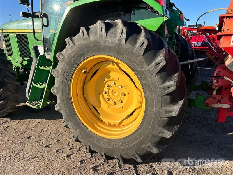 John Deere 6910 4WD Tractor Tracteur