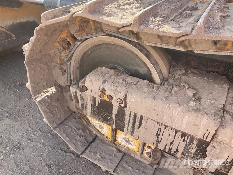 John Deere 700K XLT Pásové dozery