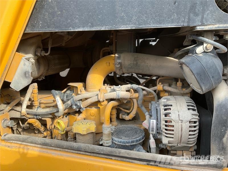 John Deere 700K XLT Pásové dozery