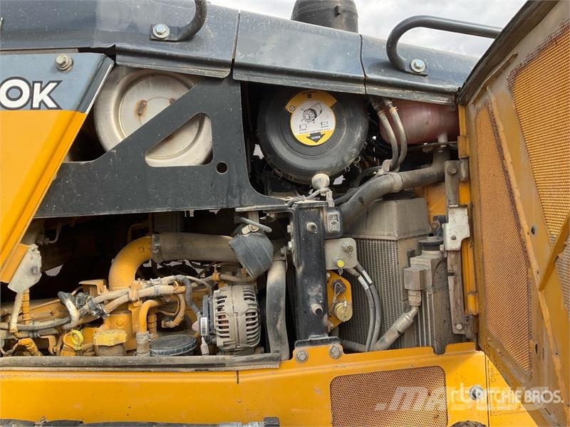 John Deere 700K XLT Pásové dozery