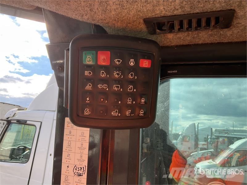 John Deere 700K XLT Pásové dozery
