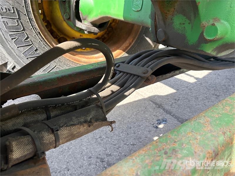 John Deere 7330 Traktorid