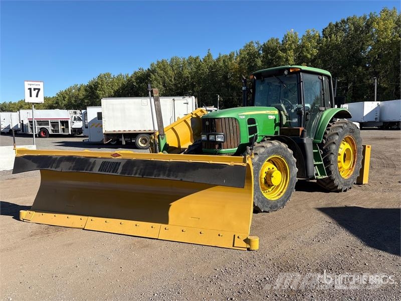 John Deere 7330 Tractoare