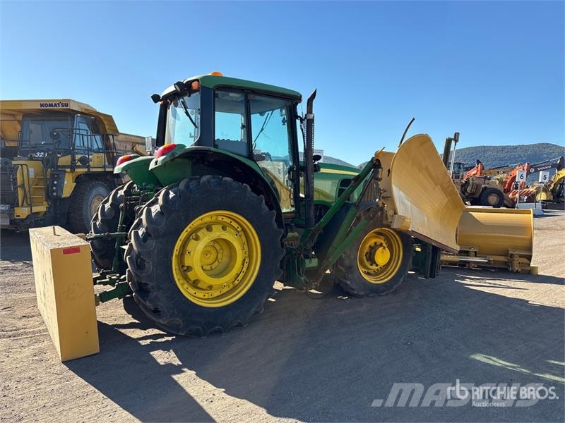 John Deere 7330 Tractoare