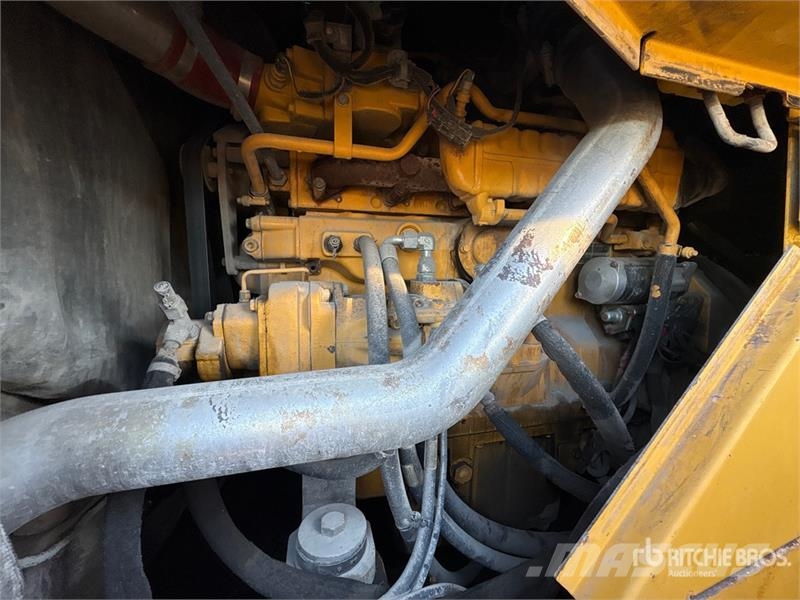 John Deere 744K Wheel loaders