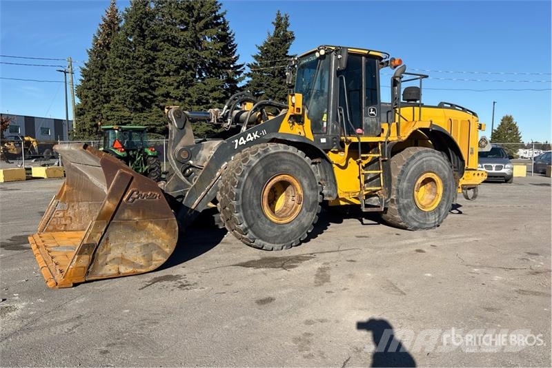 John Deere 744K Wheel loaders