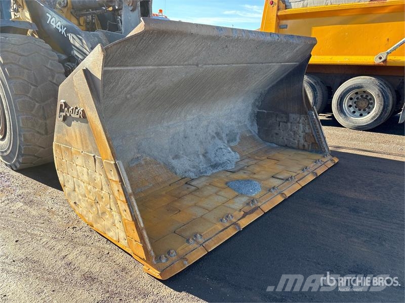 John Deere 744K Wheel loaders
