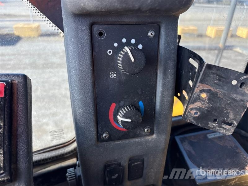 John Deere 744K Wheel loaders