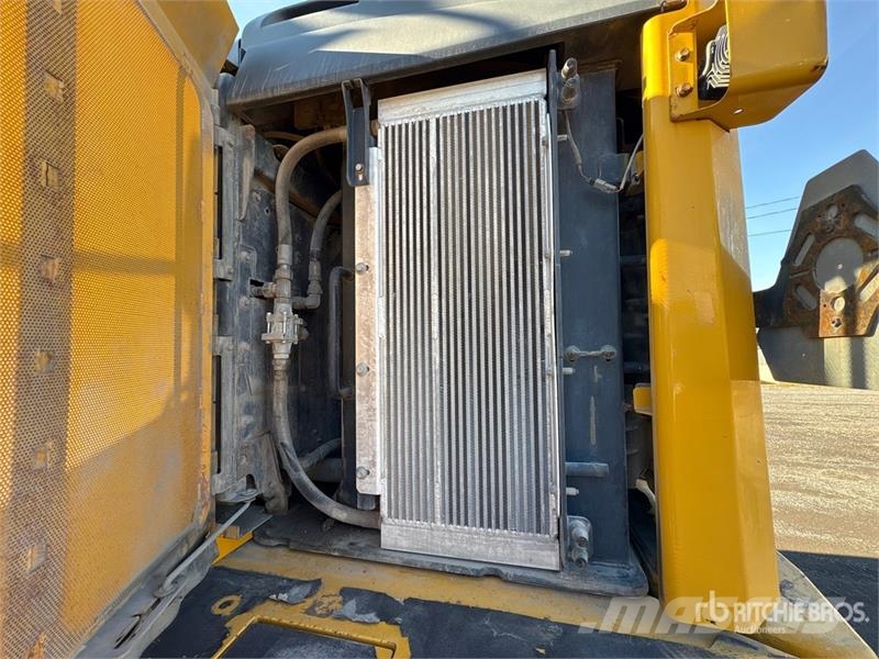 John Deere 744K Wheel loaders