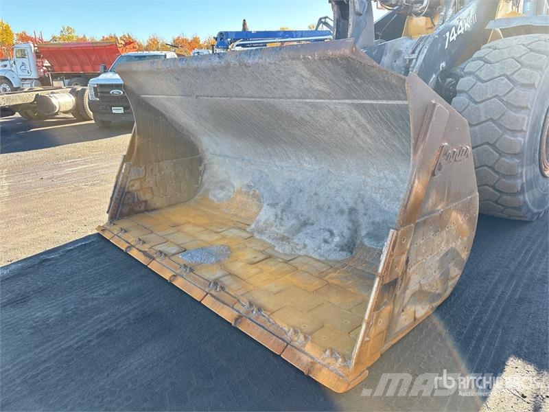 John Deere 744K Wheel loaders