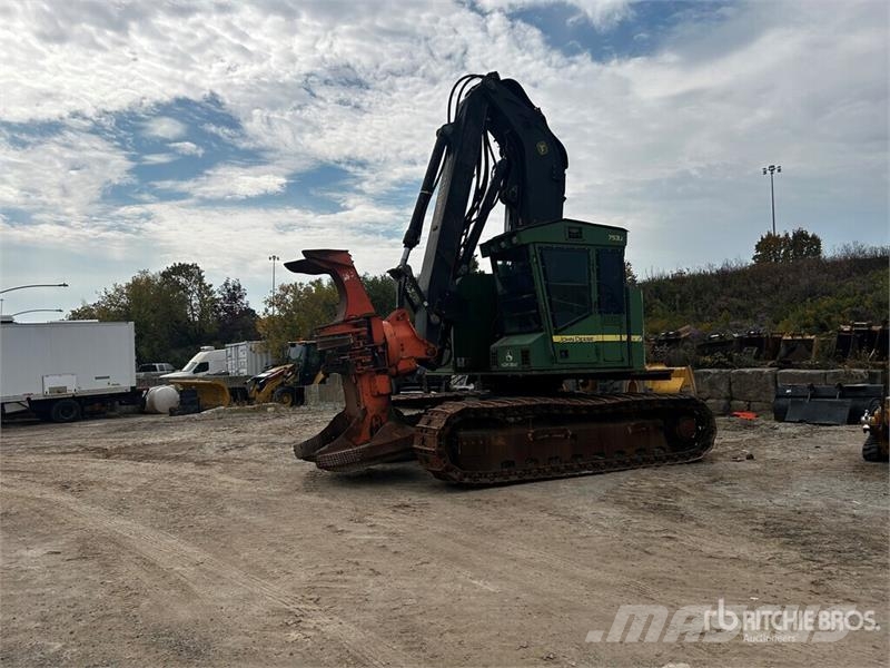 John Deere 753J Track Feller Buncher Zaru savācēji