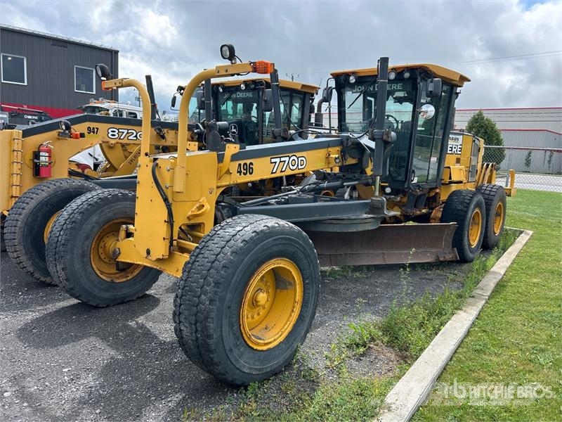 John Deere 770D Motor Grader معدات تمهيد الطرق