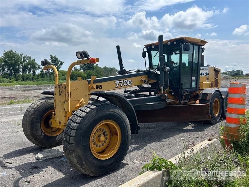 John Deere 770D Motor Grader معدات تمهيد الطرق