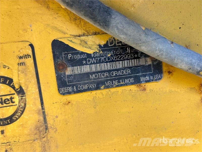 John Deere 770D Motor Grader معدات تمهيد الطرق