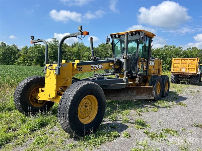 John Deere 770D Motor Grader معدات تمهيد الطرق