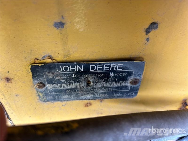 John Deere 770D Motor Grader معدات تمهيد الطرق