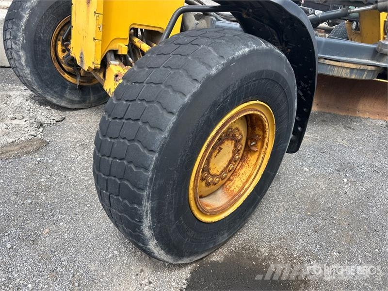 John Deere 772G AWD Motor Grader (Inoperable) Tiehöylät