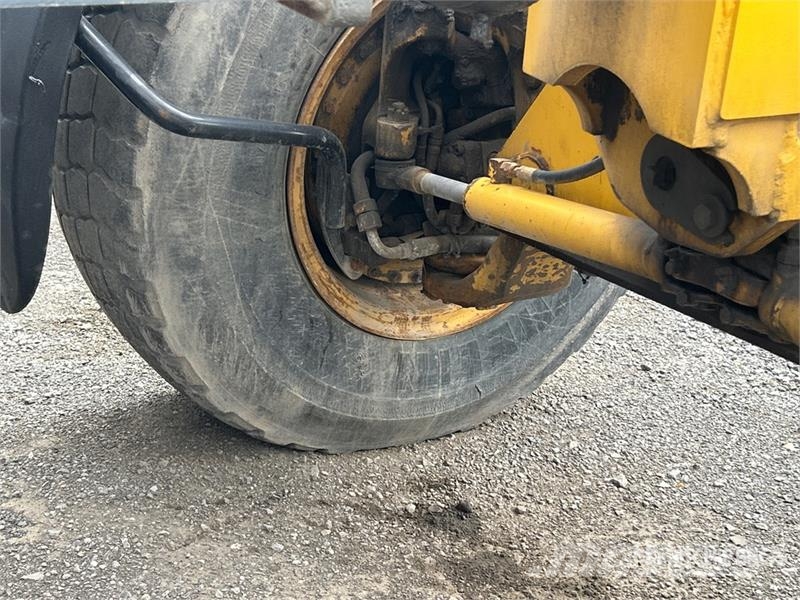 John Deere 772G AWD Motor Grader (Inoperable) Tiehöylät