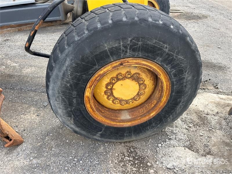 John Deere 772G AWD Motor Grader (Inoperable) Tiehöylät