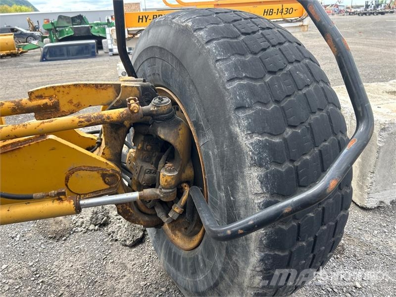 John Deere 772G AWD Motor Grader (Inoperable) Tiehöylät