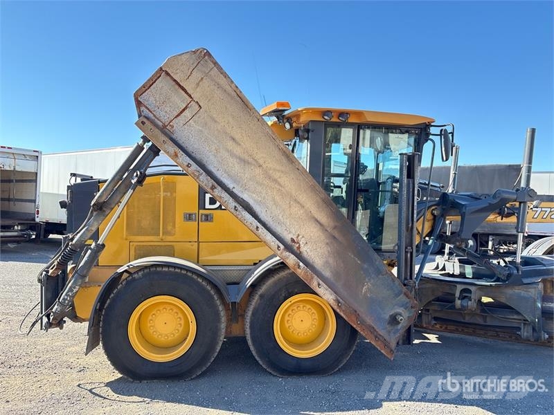 John Deere 772GP AWD Motor Grader Greideriai