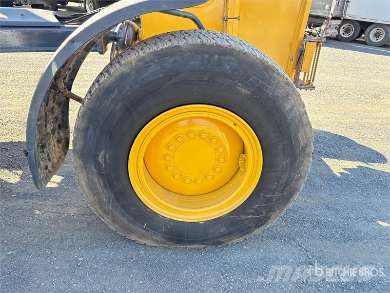 John Deere 772GP AWD Motor Grader Greideriai