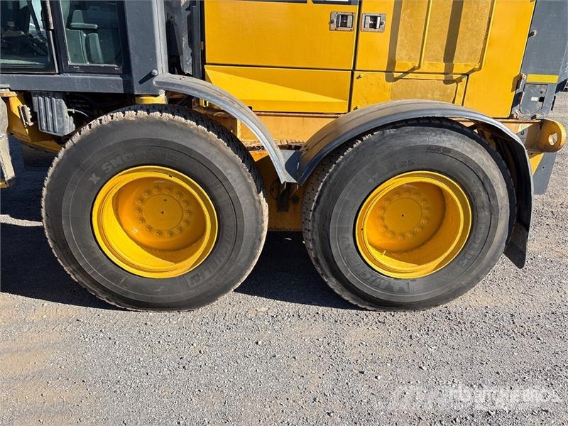 John Deere 772GP AWD Motor Grader Greideriai
