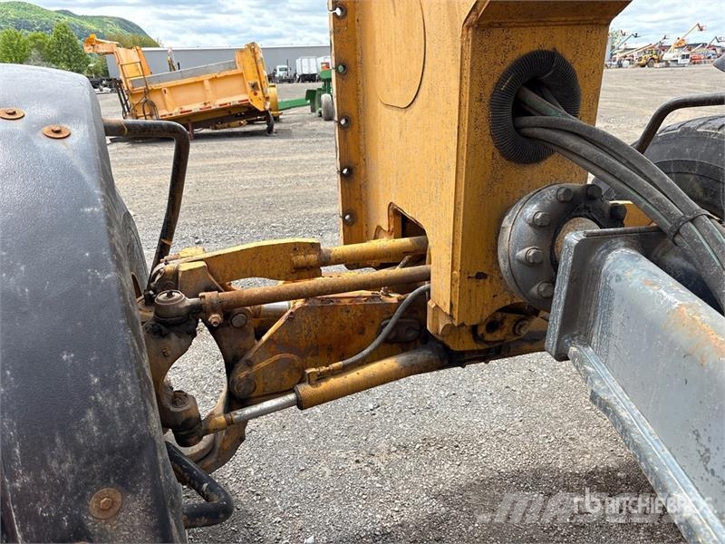 John Deere 870G Motor Grader (Inoperable) Tiehöylät