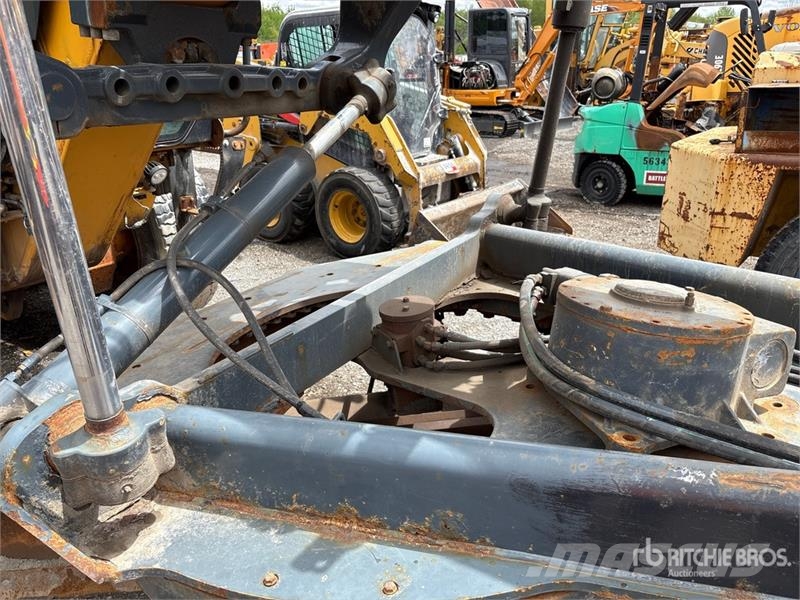 John Deere 870G Motor Grader (Inoperable) Tiehöylät