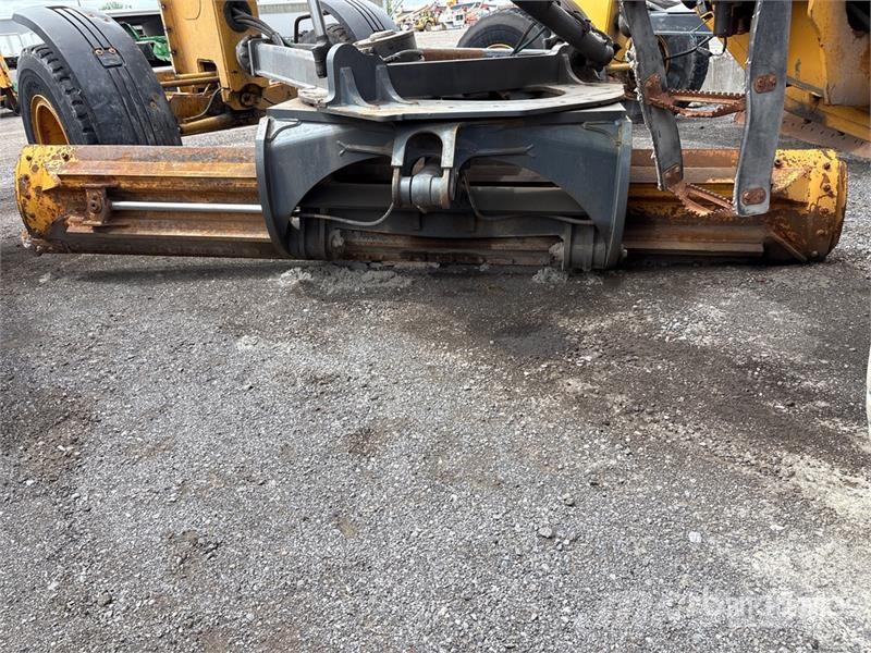 John Deere 870G Motor Grader (Inoperable) Tiehöylät